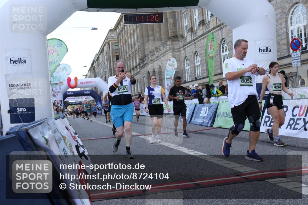 07.09.2025 - BARMER Alsterlauf Strokosch-Dieckow http://msf.ph/oto/8724104 07.09.2025 10:11:19 Ziel 2116, 2460, 3043, 3044, 3094, 3600, 3647, 4239, 4261, 4380, 4381, 4515, 5419, 5581, 5988, 6052, 8340 meine-sportfotos.de