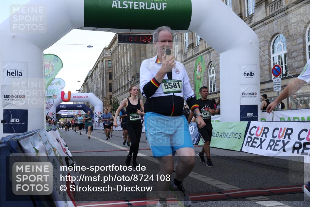 07.09.2025 - BARMER Alsterlauf Strokosch-Dieckow http://msf.ph/oto/8724108 07.09.2025 10:11:20 Ziel 2460, 3043, 3044, 3094, 3600, 3647, 4239, 4261, 4380, 4381, 4515, 5419, 5581, 5988, 6052, 8340 meine-sportfotos.de