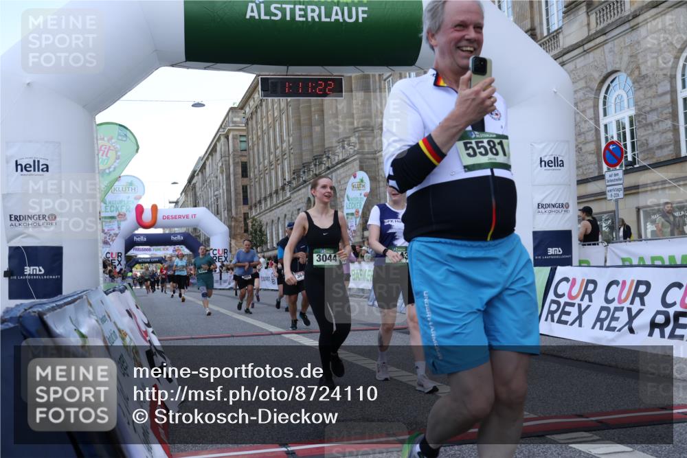 07.09.2025 - BARMER Alsterlauf Strokosch-Dieckow http://msf.ph/oto/8724110 07.09.2025 10:11:20 Ziel 2460, 3043, 3044, 3094, 3600, 3647, 4239, 4261, 4380, 4381, 4515, 5419, 5581, 5988, 6052, 8340 meine-sportfotos.de