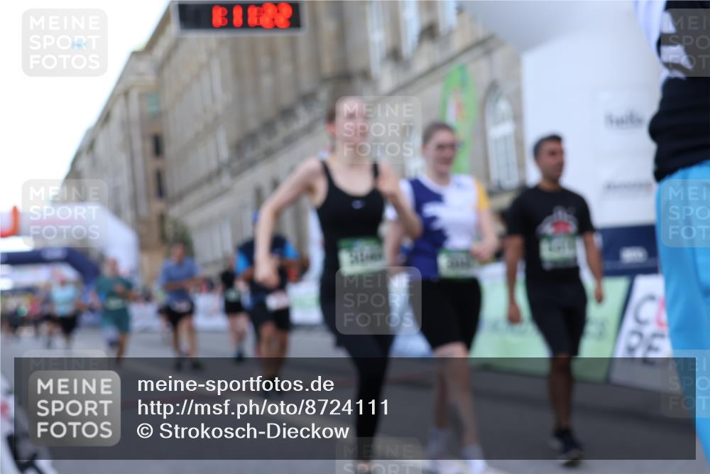 07.09.2025 - BARMER Alsterlauf Strokosch-Dieckow http://msf.ph/oto/8724111 07.09.2025 10:11:21 Ziel 2460, 2966, 3043, 3044, 3094, 3600, 3647, 4239, 4261, 4380, 4381, 4515, 5419, 5581, 6052, 8340 meine-sportfotos.de