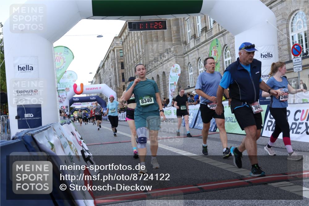 07.09.2025 - BARMER Alsterlauf Strokosch-Dieckow http://msf.ph/oto/8724122 07.09.2025 10:11:24 Ziel 2460, 2966, 3044, 3094, 3600, 3647, 4239, 4380, 4381, 4515, 5419, 8330, 8331, 8340 meine-sportfotos.de