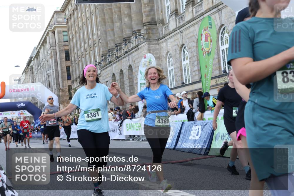 07.09.2025 - BARMER Alsterlauf Strokosch-Dieckow http://msf.ph/oto/8724126 07.09.2025 10:11:26 Ziel 2057, 2438, 2460, 2966, 3094, 3205, 3600, 3647, 4239, 4380, 4381, 4515, 8330, 8331, 8340, 8404 meine-sportfotos.de