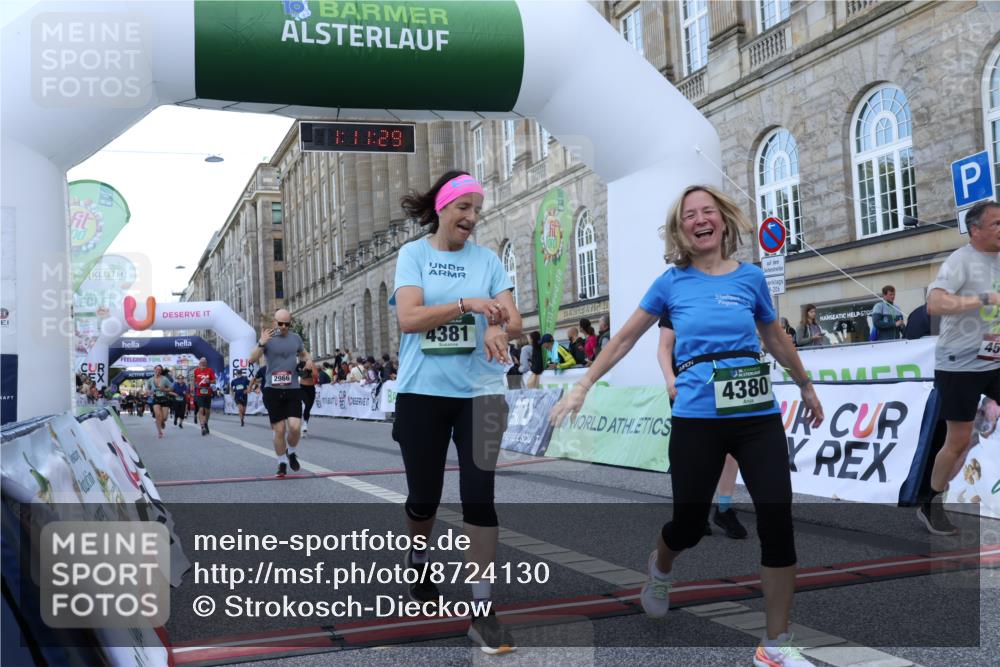 07.09.2025 - BARMER Alsterlauf Strokosch-Dieckow http://msf.ph/oto/8724130 07.09.2025 10:11:27 Ziel 2057, 2438, 2460, 2966, 3094, 3205, 3600, 4239, 4380, 4381, 4515, 8330, 8331, 8340, 8404 meine-sportfotos.de