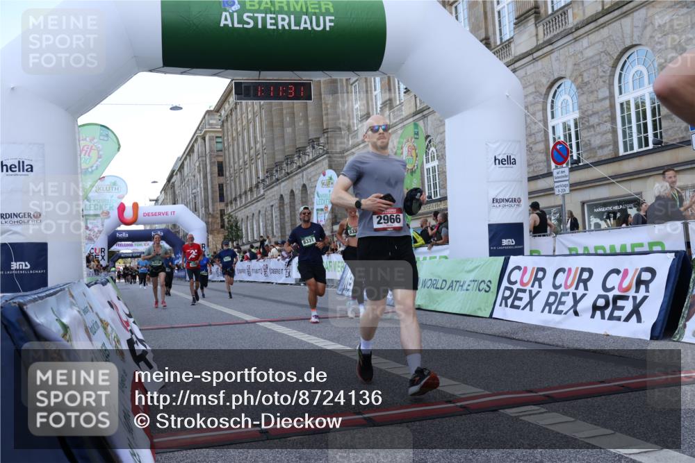 07.09.2025 - BARMER Alsterlauf Strokosch-Dieckow http://msf.ph/oto/8724136 07.09.2025 10:11:30 Ziel 2057, 2438, 2966, 3205, 4380, 4381, 4418, 4515, 5197, 8330, 8331, 8404 meine-sportfotos.de