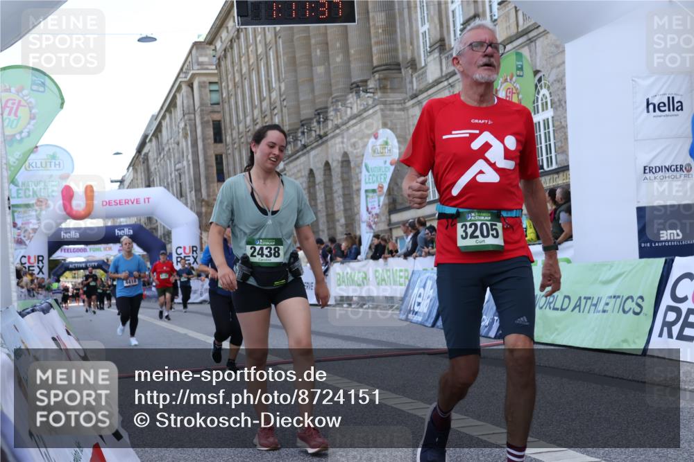 07.09.2025 - BARMER Alsterlauf Strokosch-Dieckow http://msf.ph/oto/8724151 07.09.2025 10:11:35 Ziel 2057, 2438, 3205, 3350, 4127, 4418, 5197, 5201, 6191, 8330, 8331, 8404 meine-sportfotos.de