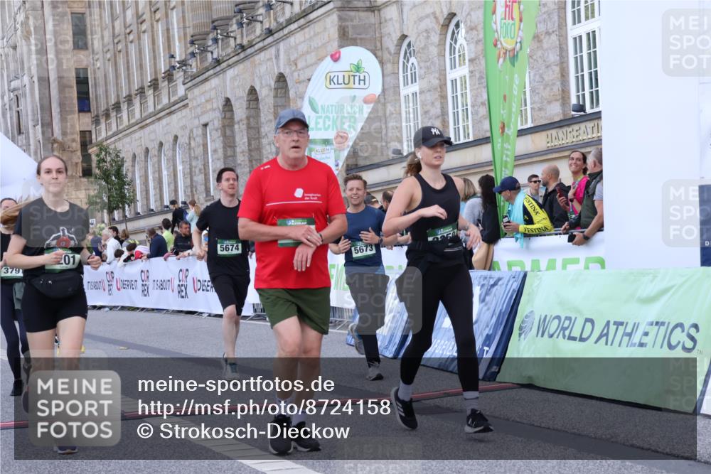 07.09.2025 - BARMER Alsterlauf Strokosch-Dieckow http://msf.ph/oto/8724158 07.09.2025 10:11:41 Ziel 2754, 3350, 3485, 3791, 4127, 4418, 5197, 5201, 5544, 5673, 5674, 6191, 8356 meine-sportfotos.de