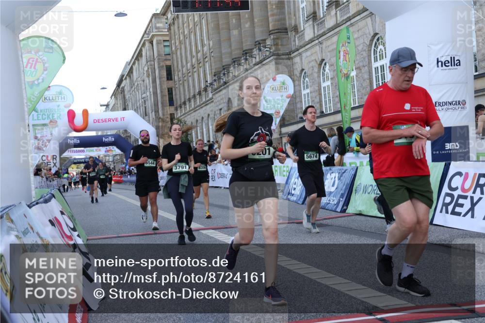07.09.2025 - BARMER Alsterlauf Strokosch-Dieckow http://msf.ph/oto/8724161 07.09.2025 10:11:43 Ziel 2754, 3350, 3485, 3791, 4127, 5201, 5544, 5673, 5674, 5808, 6191, 8356 meine-sportfotos.de