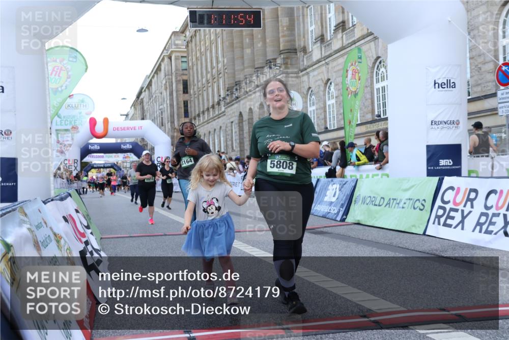 07.09.2025 - BARMER Alsterlauf Strokosch-Dieckow http://msf.ph/oto/8724179 07.09.2025 10:11:52 Ziel 2754, 2860, 2915, 3089, 3164, 5808 meine-sportfotos.de