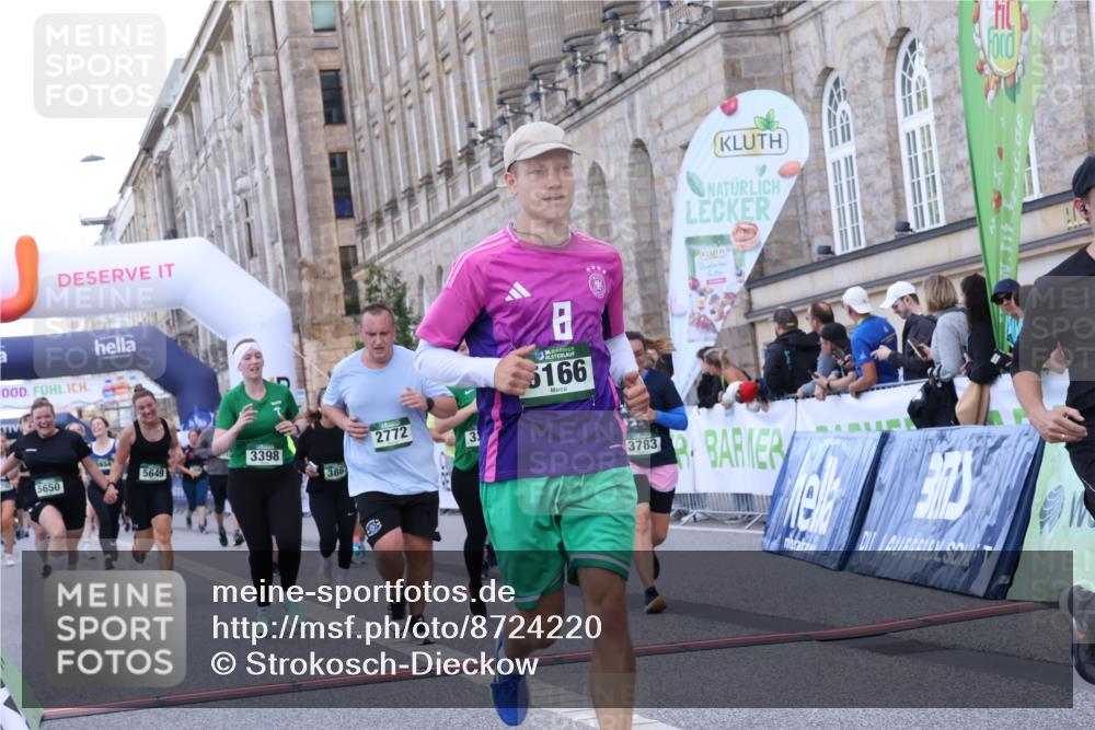 07.09.2025 - BARMER Alsterlauf Strokosch-Dieckow http://msf.ph/oto/8724220 07.09.2025 10:12:10 Ziel 2283, 2772, 2820, 2934, 3393, 3398, 3783, 3867, 4376, 4491, 5166, 5448, 5649, 5650, 6124, 6130, 6144, 6180, 8264 meine-sportfotos.de