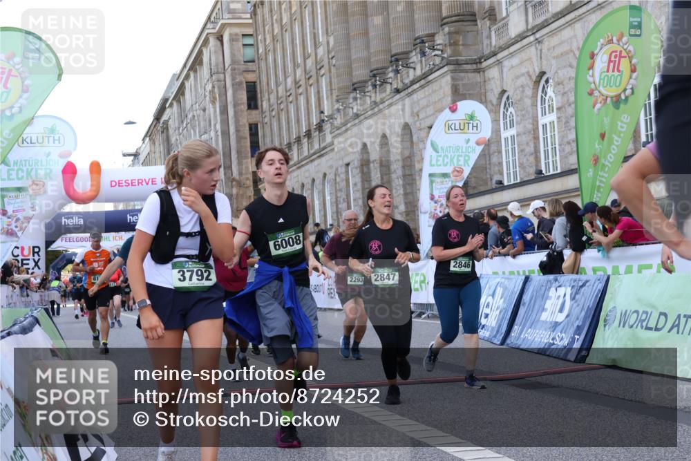 07.09.2025 - BARMER Alsterlauf Strokosch-Dieckow http://msf.ph/oto/8724252 07.09.2025 10:12:21 Ziel 2293, 2846, 2847, 3126, 3327, 3348, 3349, 3366, 3367, 3692, 3792, 4415, 4970, 5175, 5418, 5758, 5760, 6008, 6130, 8038, 8039, 8126, 8145 meine-sportfotos.de