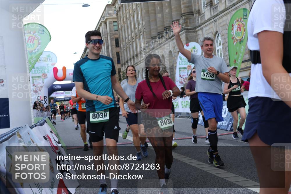 07.09.2025 - BARMER Alsterlauf Strokosch-Dieckow http://msf.ph/oto/8724263 07.09.2025 10:12:24 Ziel 2293, 2846, 2847, 3126, 3327, 3366, 3367, 3613, 3614, 3692, 4415, 4518, 4970, 5175, 5214, 5418, 5613, 5614, 5638, 5758, 5760, 6008, 6009, 8038, 8039, 8126, 8145 meine-sportfotos.de