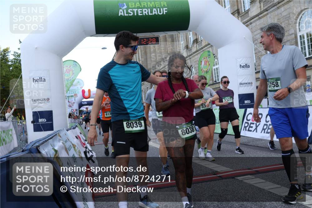 07.09.2025 - BARMER Alsterlauf Strokosch-Dieckow http://msf.ph/oto/8724271 07.09.2025 10:12:26 Ziel 2171, 2293, 2846, 2847, 3126, 3327, 3366, 3367, 3613, 3614, 4193, 4415, 4518, 4899, 4970, 5175, 5214, 5418, 5613, 5614, 5638, 5758, 5760, 6009, 8038, 8039, 8126, 8145 meine-sportfotos.de