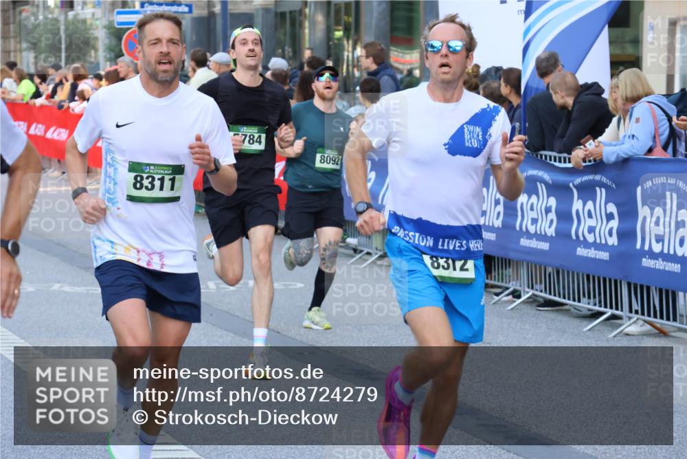07.09.2025 - BARMER Alsterlauf Strokosch-Dieckow http://msf.ph/oto/8724279 07.09.2025 09:49:45 Ziel 2301, 2484, 2629, 2918, 3030, 3032, 3404, 3579, 3819, 4043, 4308, 4326, 4426, 4535, 4826, 4924, 5091, 5230, 5428, 5460, 5722, 6290, 6311, 8262, 8377, 8418, 8419 meine-sportfotos.de