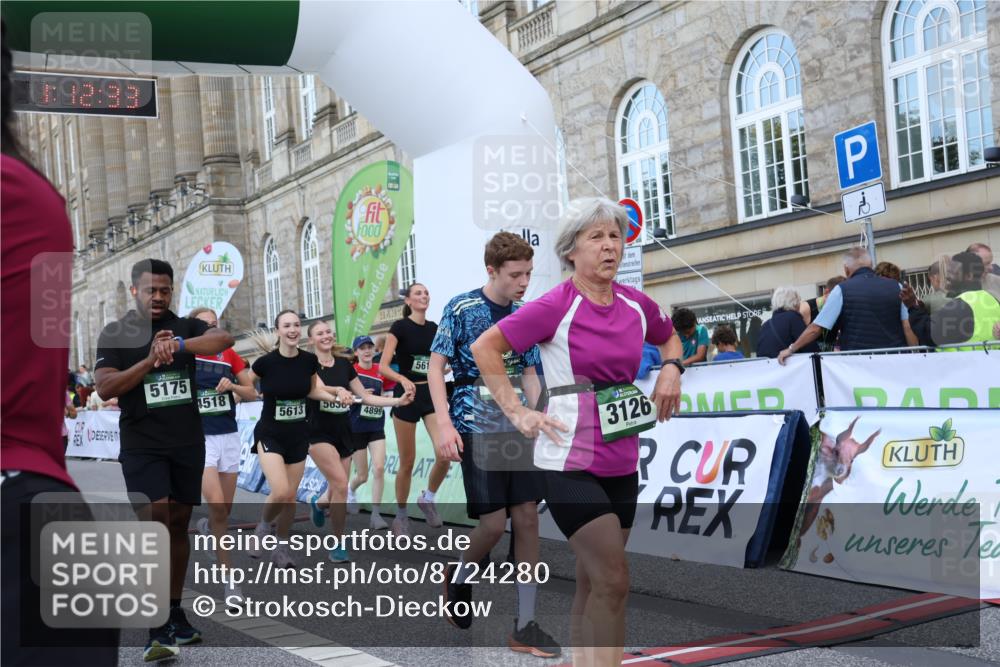 07.09.2025 - BARMER Alsterlauf Strokosch-Dieckow http://msf.ph/oto/8724280 07.09.2025 10:12:31 Ziel 2171, 2599, 2995, 3036, 3126, 3613, 3614, 4193, 4264, 4415, 4518, 4899, 5175, 5214, 5410, 5613, 5614, 5638, 5813, 5827, 5911, 5956, 6009, 8145, 8181, 8182, 8498 meine-sportfotos.de