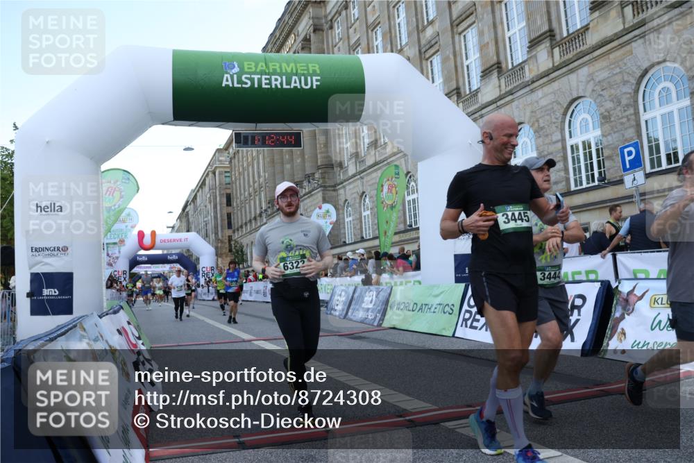 07.09.2025 - BARMER Alsterlauf Strokosch-Dieckow http://msf.ph/oto/8724308 07.09.2025 10:12:42 Ziel 2128, 2200, 2331, 2942, 3302, 3444, 3445, 3446, 4519, 5410, 5630, 6126, 6310, 6323, 8182, 8498 meine-sportfotos.de