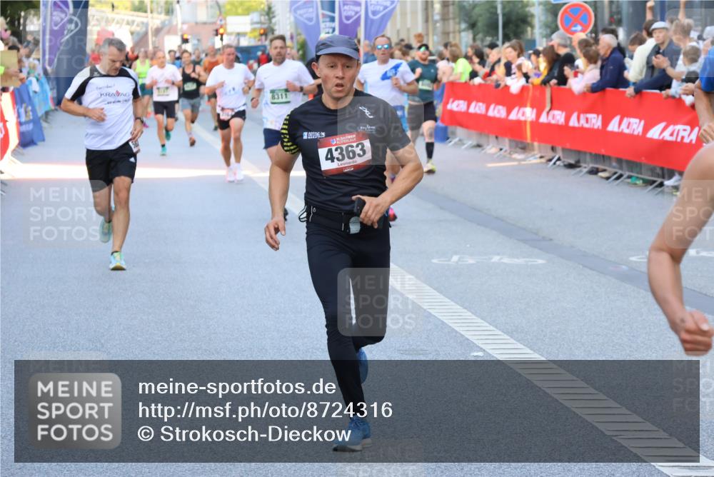 07.09.2025 - BARMER Alsterlauf Strokosch-Dieckow http://msf.ph/oto/8724316 07.09.2025 09:49:40 Ziel 1029, 2301, 2402, 2484, 2629, 2889, 2918, 3030, 3404, 3567, 3818, 4043, 4308, 4426, 4481, 4535, 4678, 4826, 5091, 5230, 5460, 5499, 6290, 8207, 8418 meine-sportfotos.de