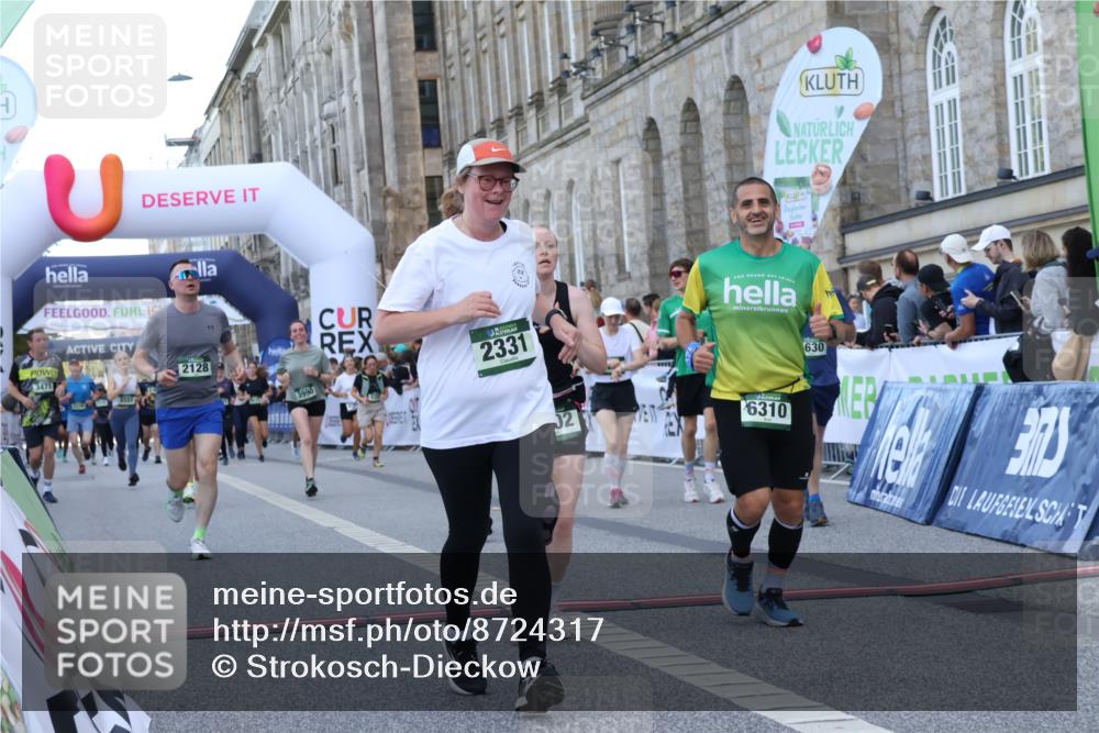 07.09.2025 - BARMER Alsterlauf Strokosch-Dieckow http://msf.ph/oto/8724317 07.09.2025 10:12:46 Ziel 2128, 2200, 2331, 2942, 3302, 3471, 3990, 4519, 4694, 5630, 6126, 6310, 6323, 8228, 8229 meine-sportfotos.de