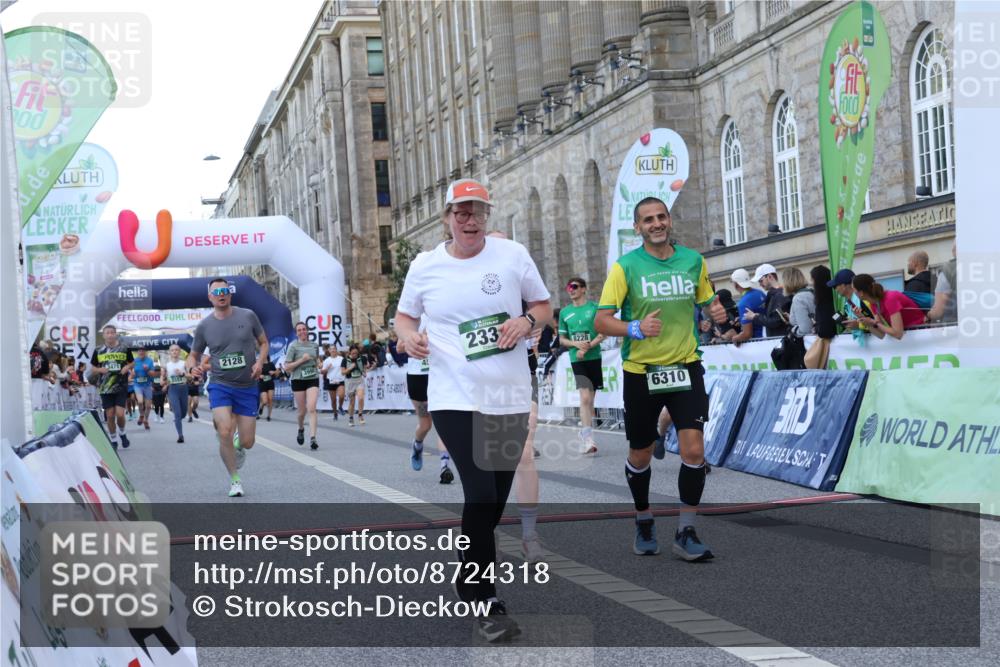 07.09.2025 - BARMER Alsterlauf Strokosch-Dieckow http://msf.ph/oto/8724318 07.09.2025 10:12:47 Ziel 2128, 2200, 2331, 2942, 3302, 3471, 3990, 4519, 4561, 4694, 5630, 6126, 6310, 8228, 8229 meine-sportfotos.de