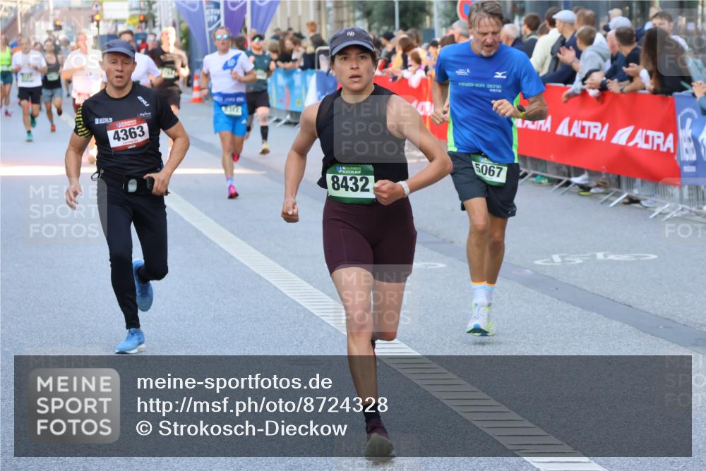 07.09.2025 - BARMER Alsterlauf Strokosch-Dieckow http://msf.ph/oto/8724328 07.09.2025 09:49:39 Ziel 1029, 2301, 2402, 2484, 2629, 2889, 2918, 3030, 3404, 3567, 3818, 4043, 4308, 4426, 4481, 4535, 4678, 4826, 5091, 5230, 5460, 5499, 5823, 6290, 8207, 8418 meine-sportfotos.de