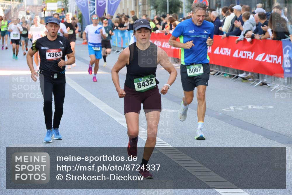 07.09.2025 - BARMER Alsterlauf Strokosch-Dieckow http://msf.ph/oto/8724337 07.09.2025 09:49:39 Ziel 1029, 2301, 2402, 2484, 2629, 2889, 2918, 3030, 3404, 3567, 3818, 4043, 4308, 4426, 4481, 4535, 4678, 4826, 5091, 5230, 5460, 5499, 5823, 6290, 8207, 8418 meine-sportfotos.de