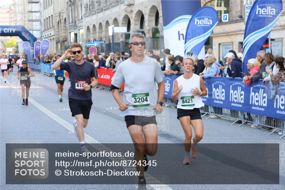 07.09.2025 - BARMER Alsterlauf Strokosch-Dieckow http://msf.ph/oto/8724345 07.09.2025 09:49:36 Ziel 1029, 2147, 2301, 2402, 2629, 2881, 2889, 2918, 3030, 3404, 3567, 3818, 4043, 4308, 4426, 4481, 4535, 4678, 4826, 5091, 5230, 5499, 5823, 6290, 8207, 8418 meine-sportfotos.de