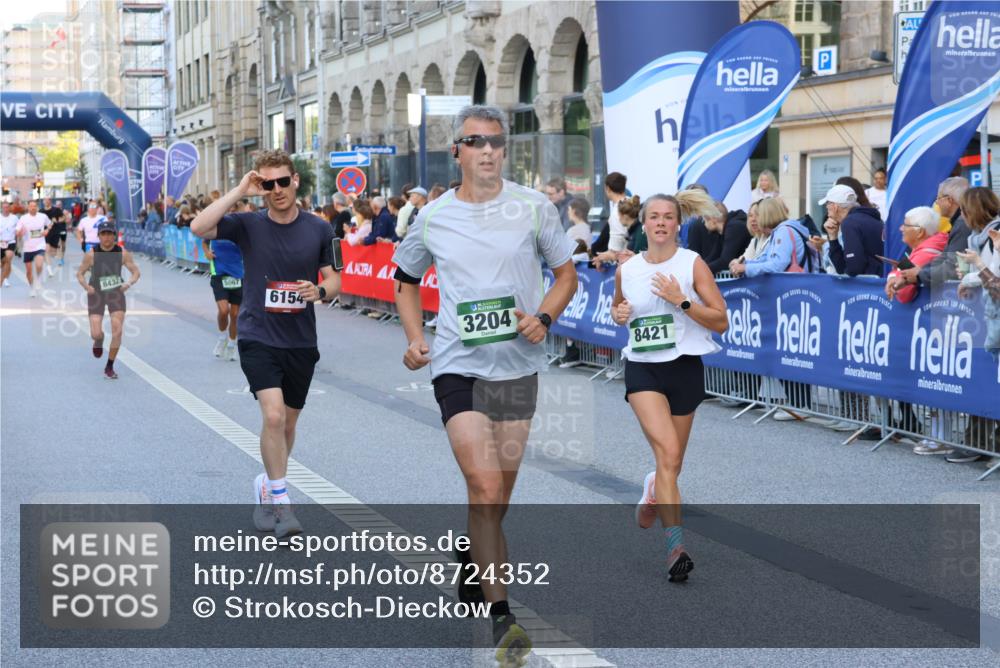 07.09.2025 - BARMER Alsterlauf Strokosch-Dieckow http://msf.ph/oto/8724352 07.09.2025 09:49:36 Ziel 1029, 2147, 2301, 2402, 2629, 2881, 2889, 2918, 3030, 3404, 3567, 3818, 4043, 4308, 4426, 4481, 4535, 4678, 4826, 5091, 5230, 5499, 5823, 6290, 8207, 8418 meine-sportfotos.de