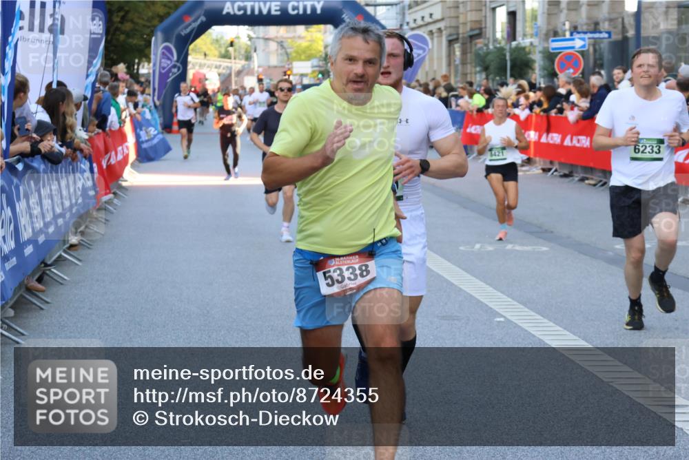 07.09.2025 - BARMER Alsterlauf Strokosch-Dieckow http://msf.ph/oto/8724355 07.09.2025 09:49:32 Ziel 1029, 2147, 2301, 2402, 2629, 2881, 2889, 2918, 3404, 3567, 3818, 4308, 4426, 4481, 4535, 4637, 4678, 4826, 5091, 5187, 5230, 5499, 5784, 5823, 5870, 6290, 8092, 8207, 8418 meine-sportfotos.de