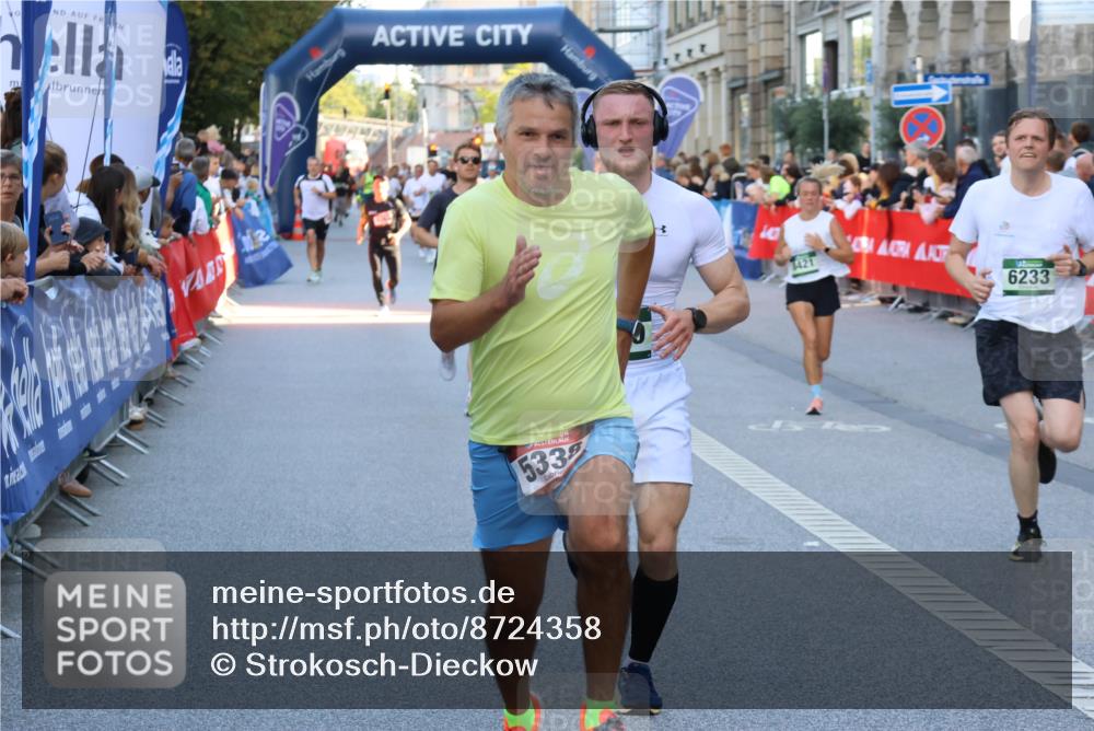 07.09.2025 - BARMER Alsterlauf Strokosch-Dieckow http://msf.ph/oto/8724358 07.09.2025 09:49:32 Ziel 1029, 2147, 2301, 2402, 2629, 2881, 2889, 2918, 3404, 3567, 3818, 4308, 4426, 4481, 4535, 4637, 4678, 4826, 5091, 5187, 5230, 5499, 5784, 5823, 5870, 6290, 8092, 8207, 8418 meine-sportfotos.de