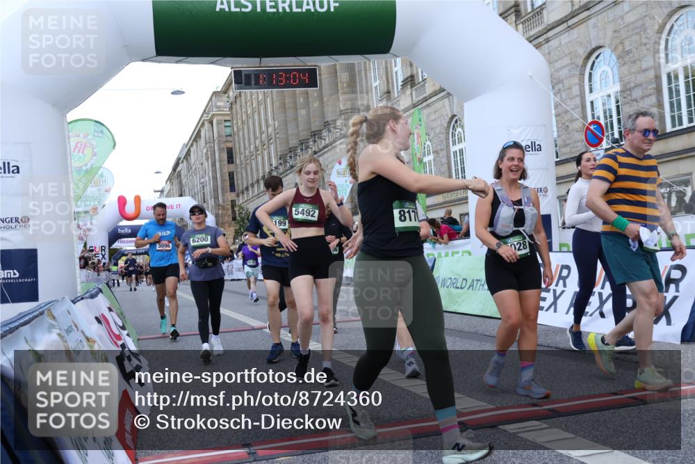 07.09.2025 - BARMER Alsterlauf Strokosch-Dieckow http://msf.ph/oto/8724360 07.09.2025 10:13:02 Ziel 3096, 3228, 3448, 3706, 3873, 4100, 4136, 4175, 4280, 4413, 4829, 5401, 5492, 6199, 6200, 8028, 8170 meine-sportfotos.de