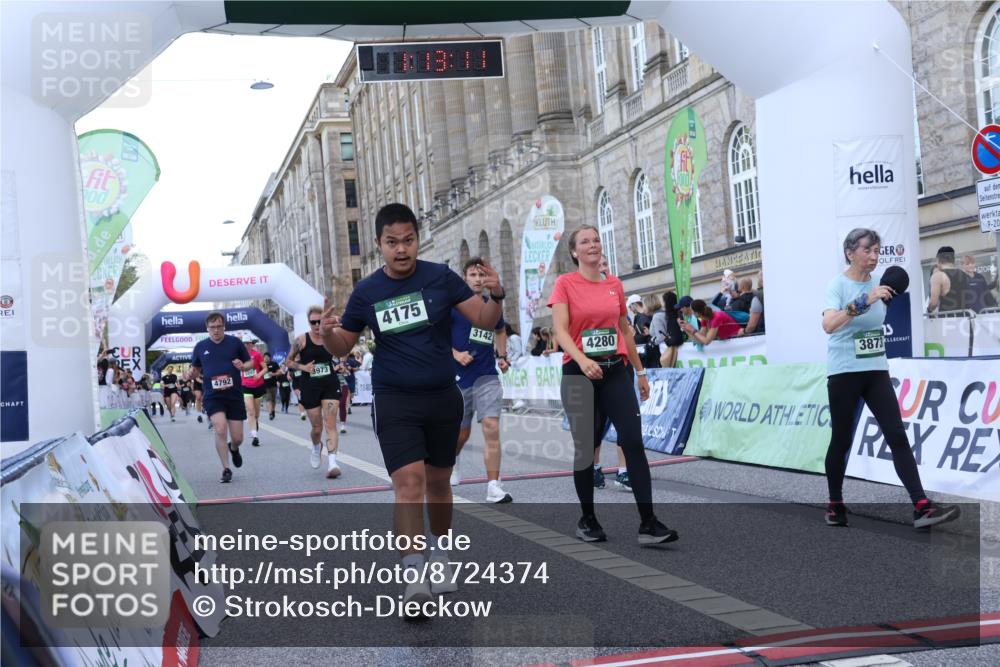 07.09.2025 - BARMER Alsterlauf Strokosch-Dieckow http://msf.ph/oto/8724374 07.09.2025 10:13:09 Ziel 2462, 3448, 3873, 3880, 3973, 4100, 4136, 4175, 4280, 4792, 5732, 5865, 5897, 8046, 8058, 8060, 8061, 8125 meine-sportfotos.de