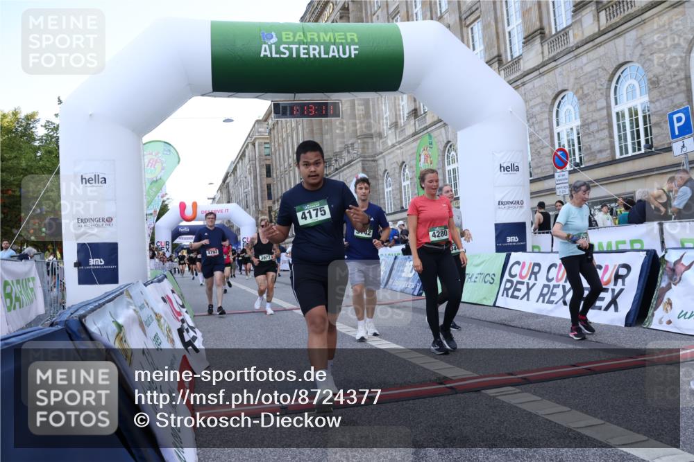 07.09.2025 - BARMER Alsterlauf Strokosch-Dieckow http://msf.ph/oto/8724377 07.09.2025 10:13:10 Ziel 2462, 3448, 3873, 3880, 3973, 4100, 4175, 4280, 4792, 5732, 5865, 5897, 8046, 8058, 8060, 8061, 8125 meine-sportfotos.de