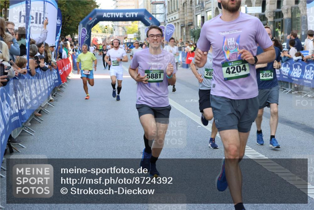07.09.2025 - BARMER Alsterlauf Strokosch-Dieckow http://msf.ph/oto/8724392 07.09.2025 09:49:28 Ziel 1029, 2147, 2164, 2402, 2881, 2889, 2918, 3567, 3818, 4426, 4481, 4535, 4637, 4678, 4826, 5091, 5187, 5230, 5499, 5784, 5823, 5870, 8092, 8207, 8311, 8312 meine-sportfotos.de