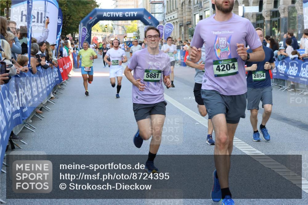07.09.2025 - BARMER Alsterlauf Strokosch-Dieckow http://msf.ph/oto/8724395 07.09.2025 09:49:28 Ziel 1029, 2147, 2164, 2402, 2881, 2889, 2918, 3567, 3818, 4426, 4481, 4535, 4637, 4678, 4826, 5091, 5187, 5230, 5499, 5784, 5823, 5870, 8092, 8207, 8311, 8312 meine-sportfotos.de
