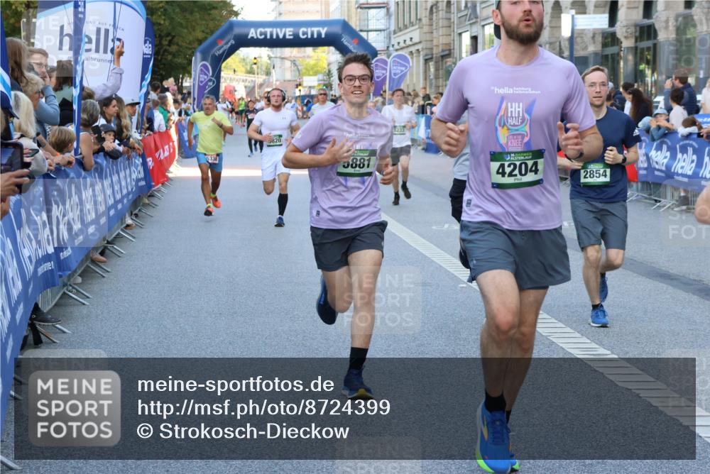 07.09.2025 - BARMER Alsterlauf Strokosch-Dieckow http://msf.ph/oto/8724399 07.09.2025 09:49:28 Ziel 1029, 2147, 2164, 2402, 2881, 2889, 2918, 3567, 3818, 4426, 4481, 4535, 4637, 4678, 4826, 5091, 5187, 5230, 5499, 5784, 5823, 5870, 8092, 8207, 8311, 8312 meine-sportfotos.de
