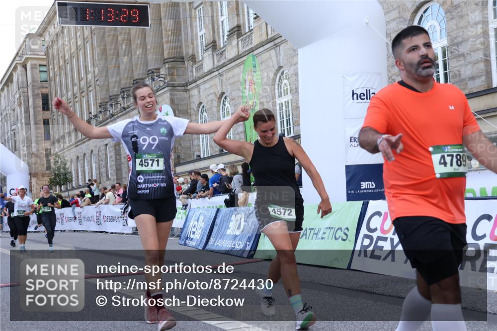 07.09.2025 - BARMER Alsterlauf Strokosch-Dieckow http://msf.ph/oto/8724430 07.09.2025 10:13:27 Ziel 2007, 2049, 2080, 2560, 2707, 3353, 3640, 4397, 4462, 4571, 4572, 4577, 4789 meine-sportfotos.de
