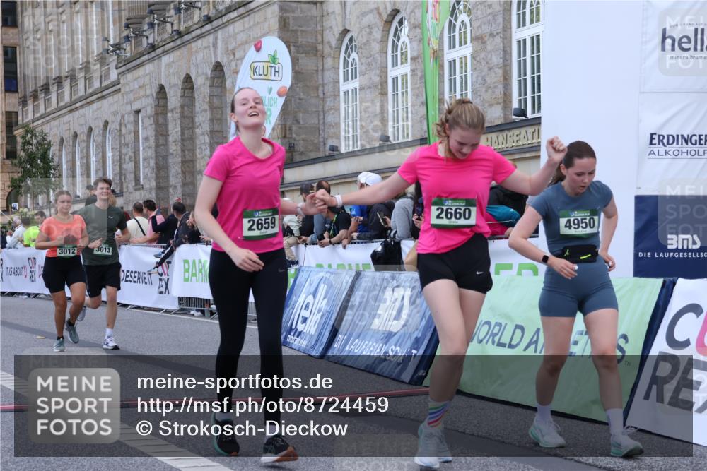 07.09.2025 - BARMER Alsterlauf Strokosch-Dieckow http://msf.ph/oto/8724459 07.09.2025 10:13:38 Ziel 2077, 2080, 2659, 2660, 3012, 3013, 3125, 3217, 4577, 4686, 4950, 5974, 5975, 6050 meine-sportfotos.de
