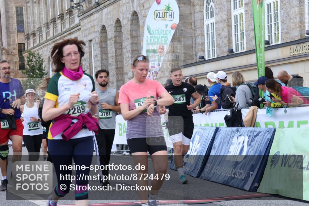 07.09.2025 - BARMER Alsterlauf Strokosch-Dieckow http://msf.ph/oto/8724479 07.09.2025 10:13:47 Ziel 2289, 2323, 2550, 3161, 3162, 3217, 3409, 3487, 3761, 3863, 4220, 4398, 4686, 5386, 5731, 5803, 8048 meine-sportfotos.de