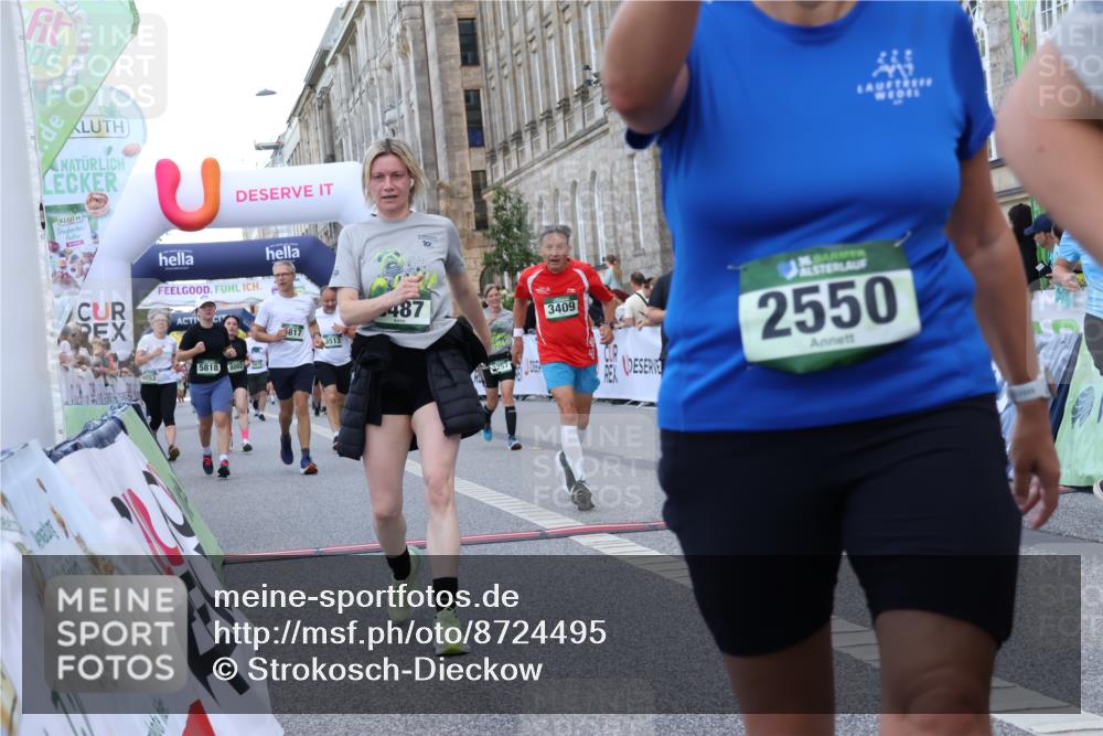 07.09.2025 - BARMER Alsterlauf Strokosch-Dieckow http://msf.ph/oto/8724495 07.09.2025 10:13:52 Ziel 2323, 2550, 3161, 3162, 3257, 3390, 3409, 3487, 3513, 3761, 3769, 3863, 4220, 4398, 5731, 5803, 5817, 5818, 6053, 8002, 8048 meine-sportfotos.de
