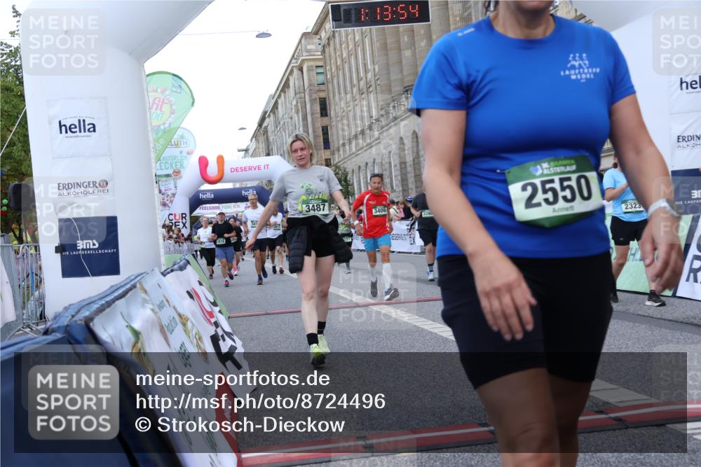 07.09.2025 - BARMER Alsterlauf Strokosch-Dieckow http://msf.ph/oto/8724496 07.09.2025 10:13:52 Ziel 2323, 2550, 3161, 3162, 3257, 3390, 3409, 3487, 3513, 3761, 3769, 3863, 4220, 4398, 5731, 5803, 5817, 5818, 6053, 8002, 8048 meine-sportfotos.de