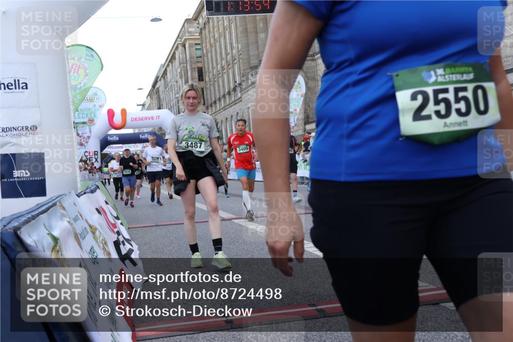 07.09.2025 - BARMER Alsterlauf Strokosch-Dieckow http://msf.ph/oto/8724498 07.09.2025 10:13:53 Ziel 2323, 2550, 3161, 3162, 3257, 3390, 3409, 3487, 3513, 3761, 3769, 3863, 4075, 4220, 4398, 5040, 5041, 5803, 5817, 5818, 6053, 8002, 8048 meine-sportfotos.de