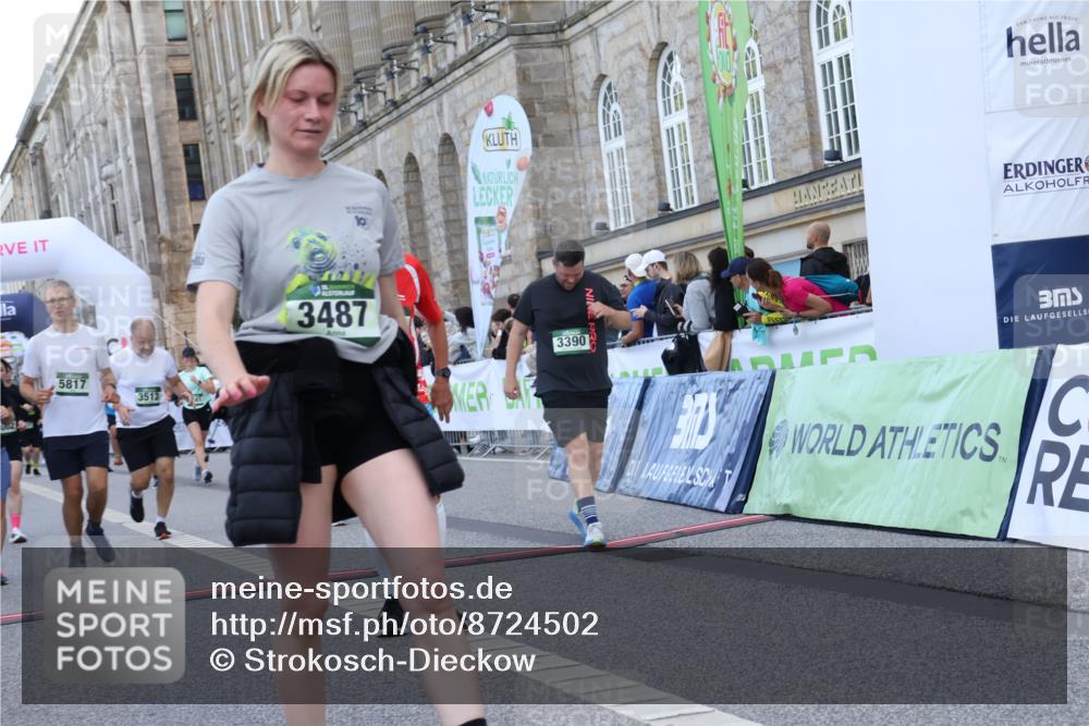07.09.2025 - BARMER Alsterlauf Strokosch-Dieckow http://msf.ph/oto/8724502 07.09.2025 10:13:54 Ziel 2323, 3257, 3390, 3409, 3487, 3513, 3769, 4075, 5040, 5041, 5803, 5817, 5818, 6053, 8002, 8048 meine-sportfotos.de
