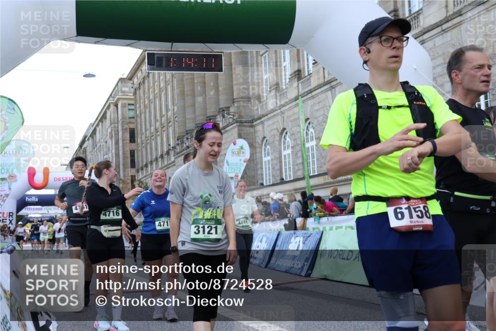 07.09.2025 - BARMER Alsterlauf Strokosch-Dieckow http://msf.ph/oto/8724528 07.09.2025 10:14:10 Ziel 3121, 3373, 3424, 3425, 3511, 3564, 3644, 3833, 3879, 4659, 4716, 4718, 4761, 4881, 4958, 5054, 5414, 6158, 6317, 6318 meine-sportfotos.de