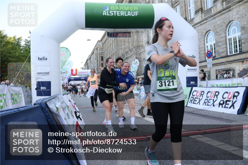 07.09.2025 - BARMER Alsterlauf Strokosch-Dieckow http://msf.ph/oto/8724533 07.09.2025 10:14:12 Ziel 3181, 3373, 3424, 3425, 3511, 3564, 3644, 3833, 4548, 4659, 4690, 4716, 4718, 4761, 4881, 4958, 5054, 5414, 5502, 5743, 6158, 6317, 6318, 8417 meine-sportfotos.de
