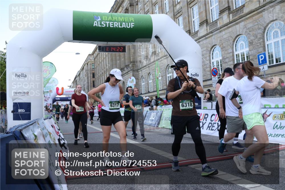 07.09.2025 - BARMER Alsterlauf Strokosch-Dieckow http://msf.ph/oto/8724553 07.09.2025 10:14:20 Ziel 2235, 2387, 2875, 2876, 2892, 3031, 3181, 3332, 3333, 3334, 3379, 3833, 4181, 4548, 4690, 5054, 5059, 5414, 5502, 5743, 6317, 6318, 6329, 6331, 8417 meine-sportfotos.de