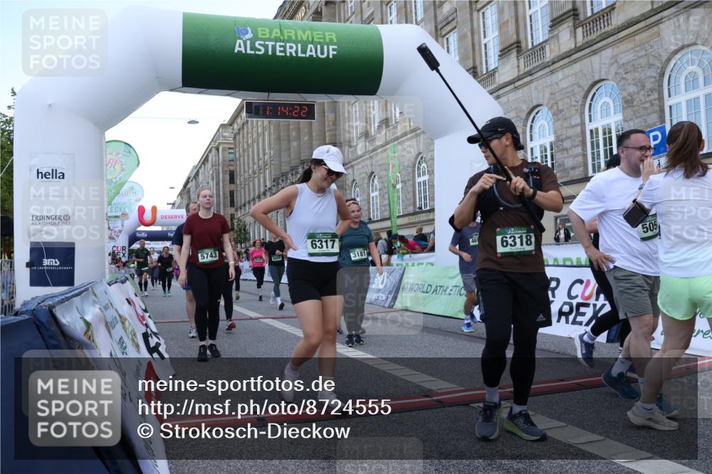 07.09.2025 - BARMER Alsterlauf Strokosch-Dieckow http://msf.ph/oto/8724555 07.09.2025 10:14:20 Ziel 2235, 2387, 2875, 2876, 2892, 3031, 3181, 3332, 3333, 3334, 3379, 3833, 4181, 4548, 4690, 5054, 5059, 5414, 5502, 5743, 6317, 6318, 6329, 6331, 8417 meine-sportfotos.de