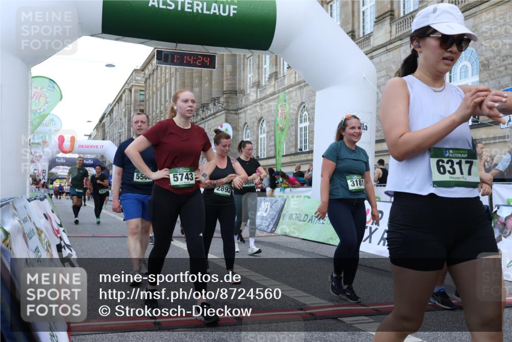 07.09.2025 - BARMER Alsterlauf Strokosch-Dieckow http://msf.ph/oto/8724560 07.09.2025 10:14:22 Ziel 2235, 2387, 2875, 2876, 2892, 3031, 3085, 3086, 3181, 3332, 3333, 3334, 3379, 4181, 4548, 4690, 5054, 5059, 5414, 5502, 5709, 5743, 6317, 6318, 6329, 6331, 8417 meine-sportfotos.de