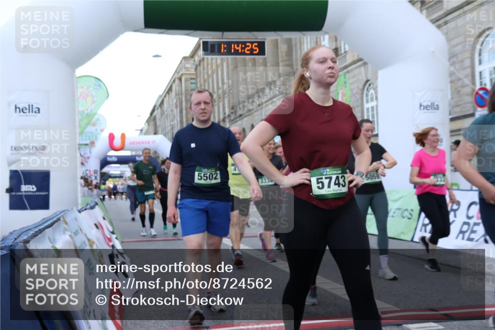 07.09.2025 - BARMER Alsterlauf Strokosch-Dieckow http://msf.ph/oto/8724562 07.09.2025 10:14:23 Ziel 2235, 2387, 2875, 2876, 2892, 3031, 3085, 3086, 3181, 3332, 3333, 3334, 3379, 4181, 4548, 4690, 5059, 5502, 5709, 5743, 6329, 6331, 8417 meine-sportfotos.de