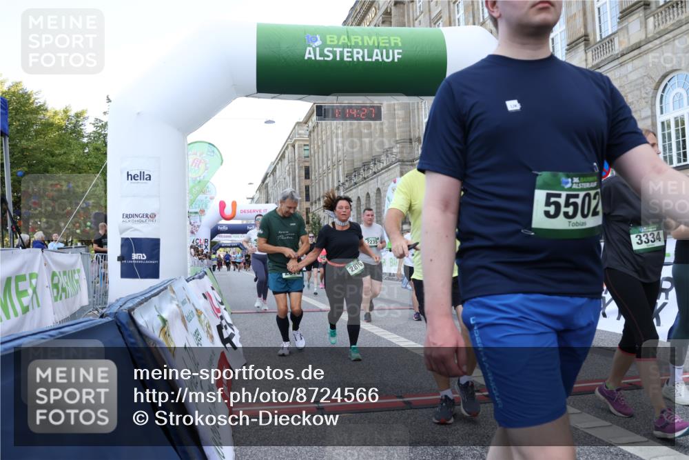 07.09.2025 - BARMER Alsterlauf Strokosch-Dieckow http://msf.ph/oto/8724566 07.09.2025 10:14:25 Ziel 2235, 2387, 2875, 2876, 2892, 3031, 3085, 3086, 3332, 3333, 3334, 3379, 4181, 5059, 5709, 5830, 6329, 6331 meine-sportfotos.de