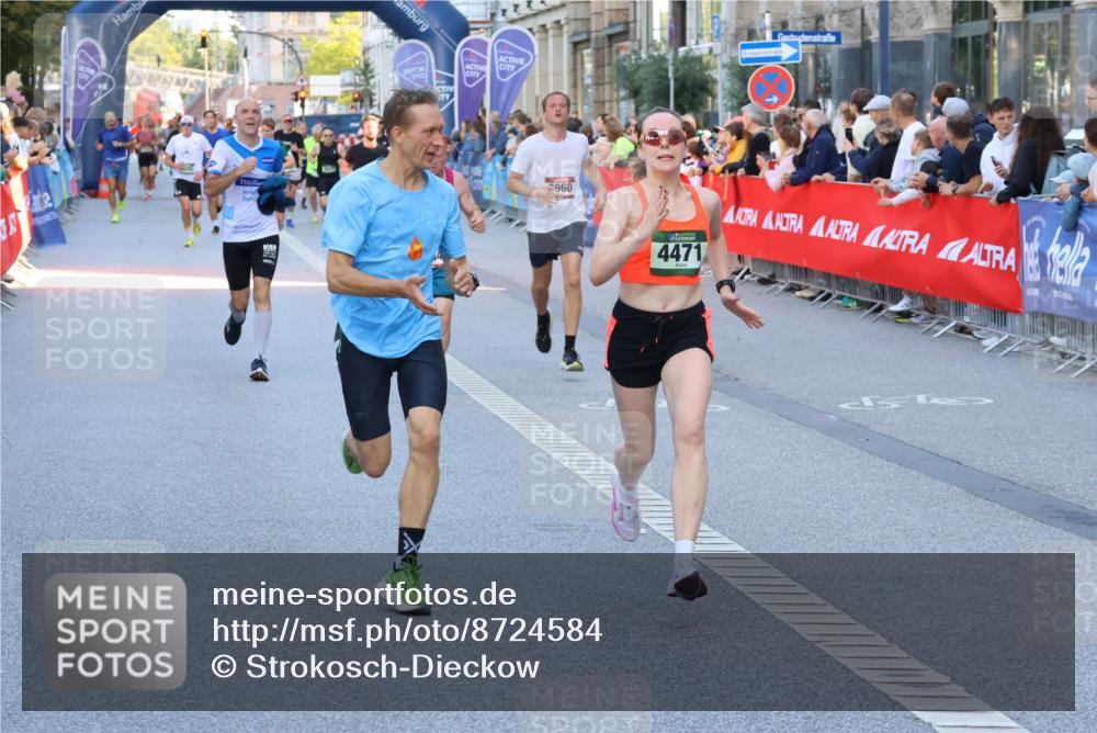 07.09.2025 - BARMER Alsterlauf Strokosch-Dieckow http://msf.ph/oto/8724584 07.09.2025 09:48:57 Ziel 2027, 2769, 2854, 2855, 2899, 2921, 3120, 3167, 3204, 3449, 3565, 3588, 3694, 4171, 4204, 4611, 4612, 4797, 5338, 5474, 5717, 5740, 5820, 5881, 5958, 6233, 6328, 8281, 8421 meine-sportfotos.de