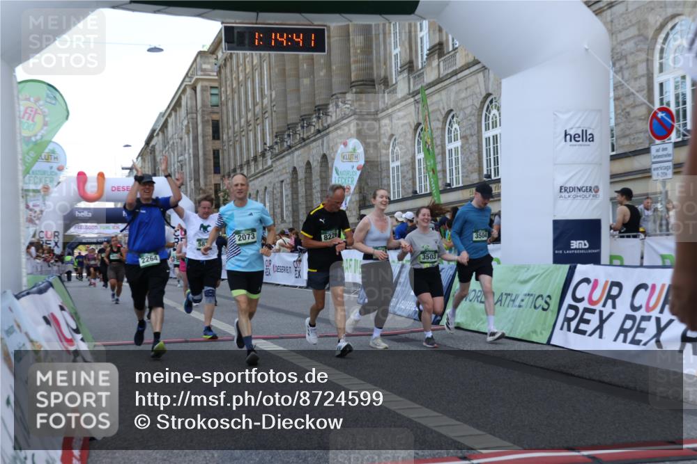 07.09.2025 - BARMER Alsterlauf Strokosch-Dieckow http://msf.ph/oto/8724599 07.09.2025 10:14:39 Ziel 2073, 2232, 2264, 2403, 3346, 3503, 3504, 3697, 3734, 3735, 4489, 4553, 4699, 5277, 5278, 5447, 5468, 6282, 6284, 8195, 8226 meine-sportfotos.de